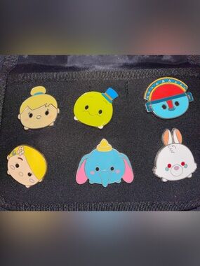 Disney Tsum Tsum Enamel Pin Set